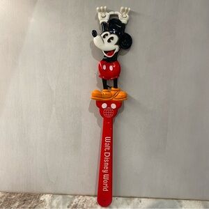 Disney Mickey Mouse Walt Disney World Back Scratcher Park Souvenir